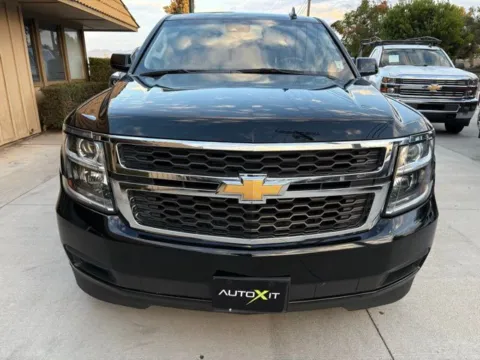 Photos of 2020 Chevrolet Suburban LT for sale in Riverside, CA at AutoXit