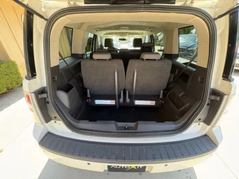 More photos of 2010 Ford Flex SE at AutoXit, CA