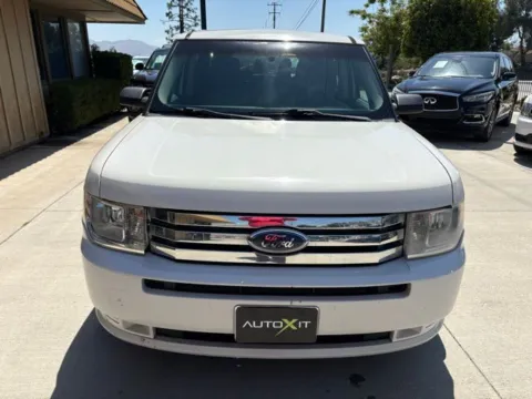 Photos of 2010 Ford Flex SE for sale in Riverside, CA at AutoXit