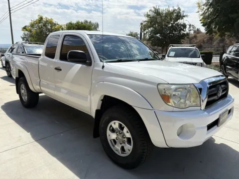 More photos of 2005 Toyota Tacoma PreRunner at AutoXit, CA