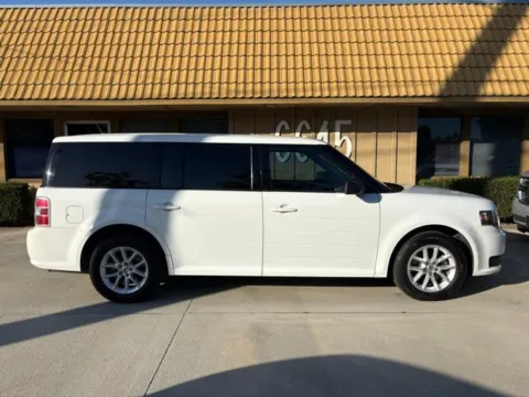 More photos of 2014 Ford Flex SE at AutoXit, CA