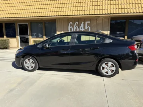 More photos of 2018 Chevrolet Cruze LS at AutoXit, CA