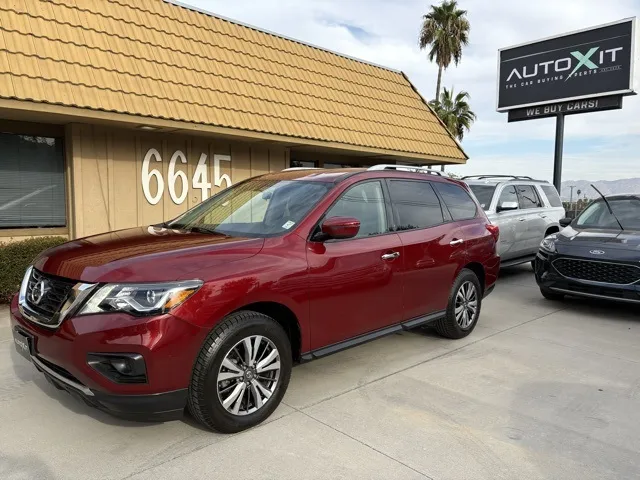 Red 2018 Nissan Pathfinder S for sale in Riverside, CA