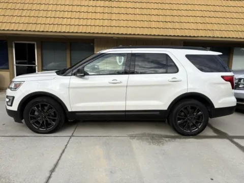 More photos of 2017 Ford Explorer XLT at AutoXit, CA