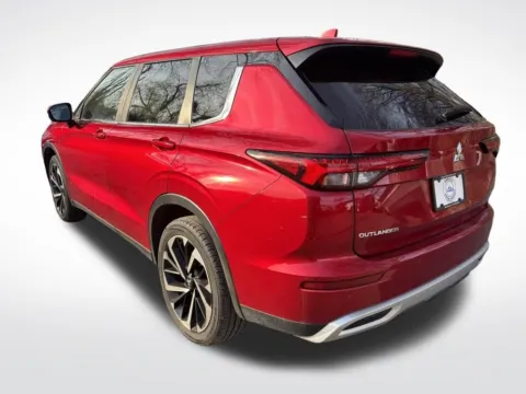 More photos of 2024 Mitsubishi Outlander SE at Pinnacle Motor Company LKN, NC