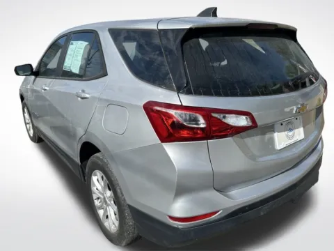 More photos of 2021 Chevrolet Equinox LS at Pinnacle Motor Company LKN, NC