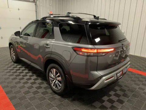 Photos of 2022 Nissan Pathfinder SL for sale in Branson West, MO at Oakley Auto World