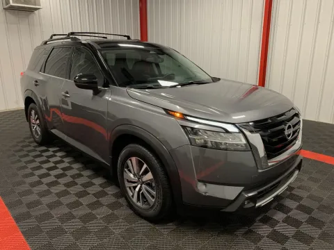 More photos of 2022 Nissan Pathfinder SL at Oakley Auto World, MO