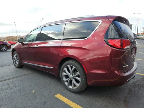 Photos of 2019 Chrysler Pacifica Limited for sale in Branson West, MO at Oakley Auto World