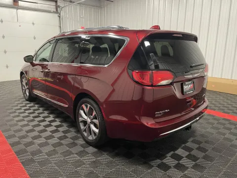 Photos of 2019 Chrysler Pacifica Limited for sale in Branson West, MO at Oakley Auto World