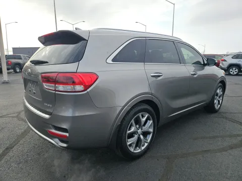 More photos of 2018 Kia Sorento SX at Oakley Auto World, MO