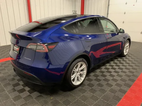 More photos of 2021 Tesla Model Y Long Range at Oakley Auto World, MO