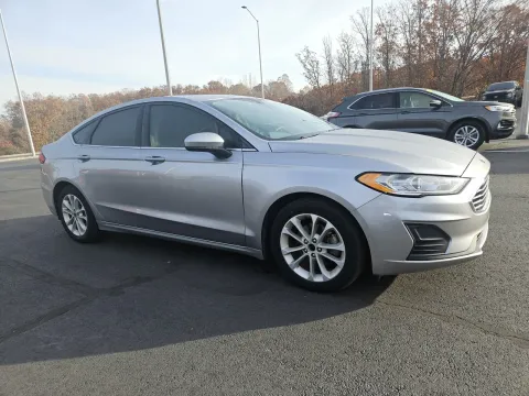 More photos of 2020 Ford Fusion SE at Oakley Auto World, MO