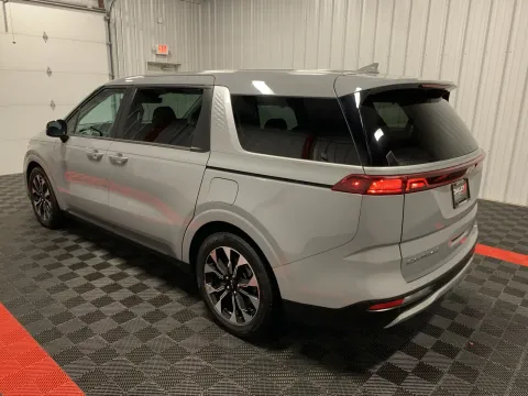 Photos of 2022 Kia Carnival EX for sale in Branson West, MO at Oakley Auto World