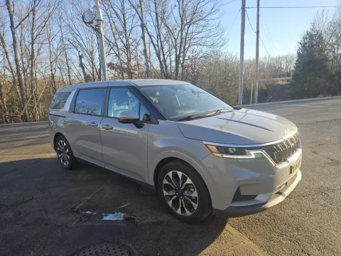 More photos of 2022 Kia Carnival EX at Oakley Auto World, MO