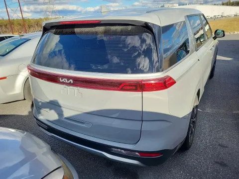 More photos of 2022 Kia Carnival EX at Oakley Auto World, MO