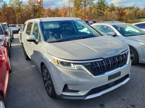 More photos of 2022 Kia Carnival EX at Oakley Auto World, MO