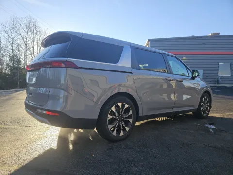 More photos of 2022 Kia Carnival EX at Oakley Auto World, MO