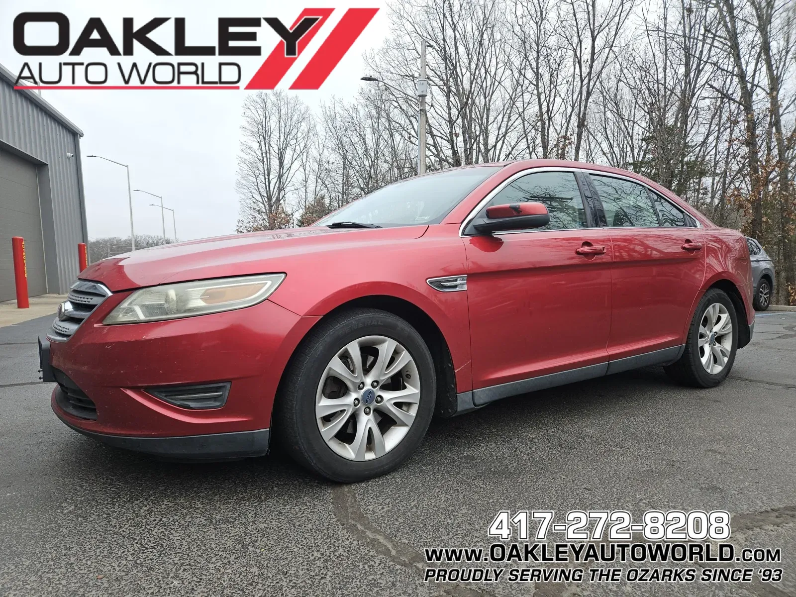 2010 Ford Taurus SEL's photo