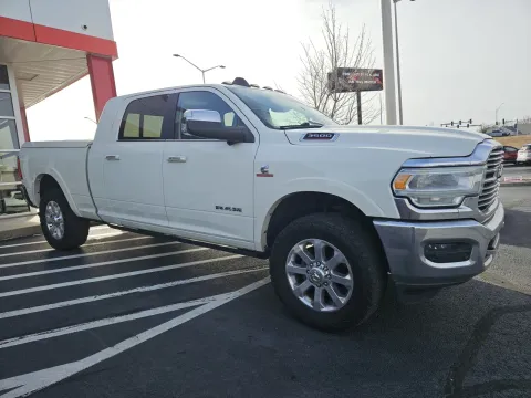 More photos of 2019 Ram 3500 Laramie at Oakley Auto World, MO