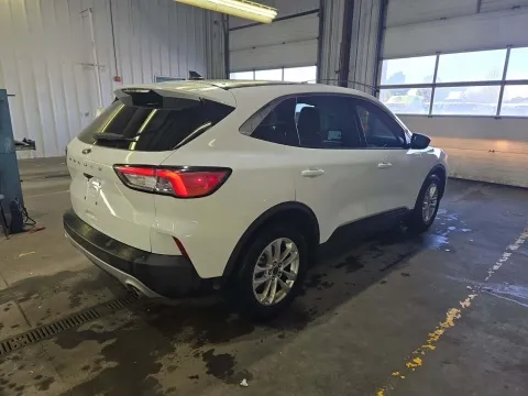 More photos of 2022 Ford Escape SE at Oakley Auto World, MO