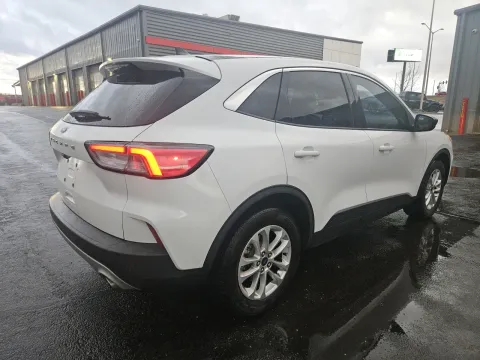 More photos of 2022 Ford Escape SE at Oakley Auto World, MO