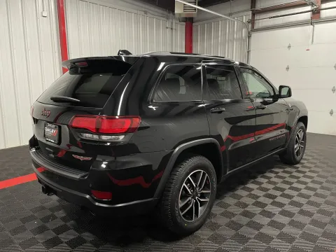 More photos of 2020 Jeep Grand Cherokee Trailhawk at Oakley Auto World, MO