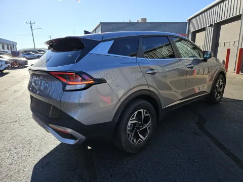 More photos of 2023 Kia Sportage LX at Oakley Auto World, MO