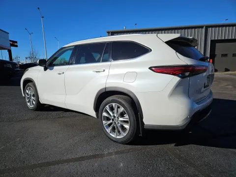 Photos of 2020 Toyota Highlander Limited for sale in Branson West, MO at Oakley Auto World