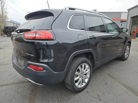 More photos of 2016 Jeep Cherokee Limited at Oakley Auto World, MO