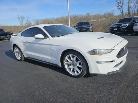 More photos of 2022 Ford Mustang at Oakley Auto World, MO