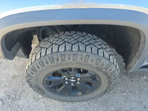 More photos of 2021 Chevrolet Colorado ZR2 at Oakley Auto World, MO
