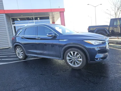More photos of 2019 INFINITI QX50 LUXE at Oakley Auto World, MO