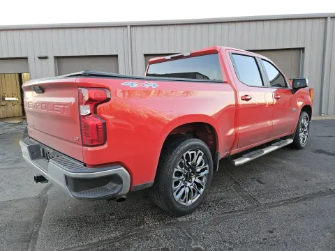 More photos of 2019 Chevrolet Silverado 1500 LT at Oakley Auto World, MO