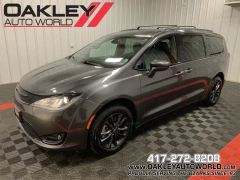 Gray 2020 Chrysler Pacifica Launch Edition for sale in Branson West, MO