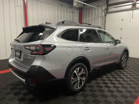 More photos of 2022 Subaru Outback Limited at Oakley Auto World, MO