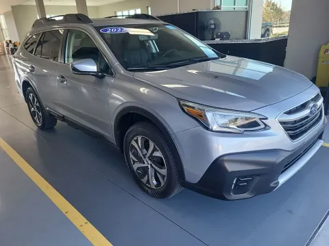 More photos of 2022 Subaru Outback Limited at Oakley Auto World, MO
