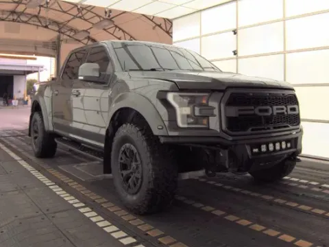 More photos of 2018 Ford F-150 Raptor at Oakley Auto World, MO