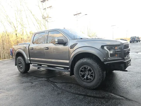 More photos of 2018 Ford F-150 Raptor at Oakley Auto World, MO