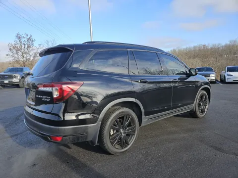 More photos of 2021 Honda Pilot Black Edition at Oakley Auto World, MO