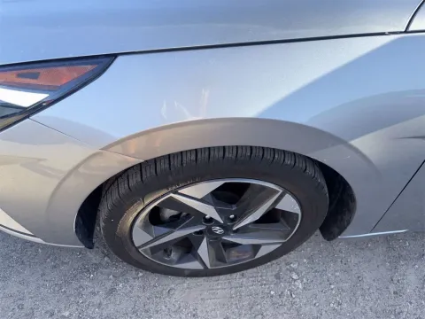 More photos of 2023 Hyundai Elantra SEL at Oakley Auto World, MO