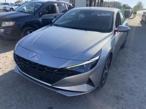 More photos of 2023 Hyundai Elantra SEL at Oakley Auto World, MO