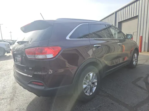 More photos of 2016 Kia Sorento LX at Oakley Auto World, MO
