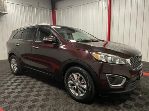 More photos of 2016 Kia Sorento LX at Oakley Auto World, MO