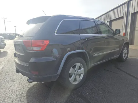 More photos of 2011 Jeep Grand Cherokee Laredo at Oakley Auto World, MO