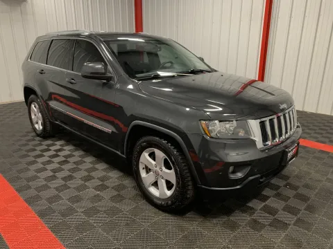 More photos of 2011 Jeep Grand Cherokee Laredo at Oakley Auto World, MO