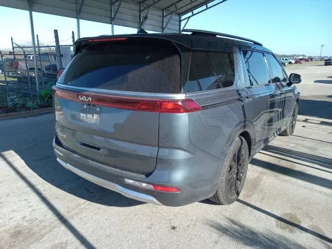 More photos of 2022 Kia Carnival SX Prestige at Oakley Auto World, MO