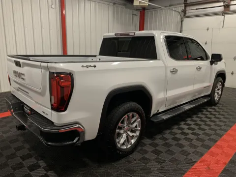 More photos of 2021 GMC Sierra 1500 SLT at Oakley Auto World, MO