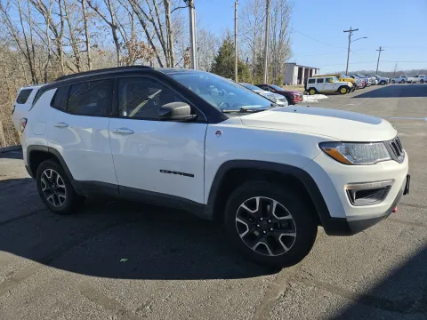 More photos of 2019 Jeep Compass Trailhawk at Oakley Auto World, MO