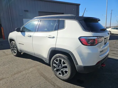 Photos of 2019 Jeep Compass Trailhawk for sale in Branson West, MO at Oakley Auto World